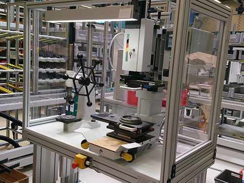 Planung und Herstellung Montagearbeitsplatz mit pneumatischer Presse für Getriebeteile Planung und Herstellung Montagearbeitsplatz mit pneumatischer Presse für Getriebeteile