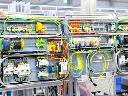 Hard- + Software / Bild: Fotolia.de © industrieblick Hard- + Software / Bild: Fotolia.de © industrieblick