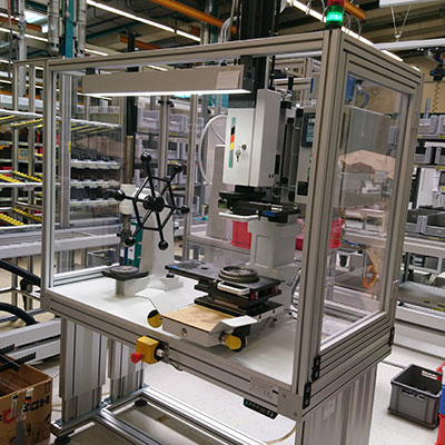 Planung und Herstellung Montagearbeitsplatz mit pneumatischer Presse für Getriebeteile